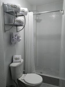 A bathroom at Hotel Retama Machupicchu