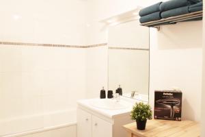 Bathroom sa le 104 - Disneyland Paris -