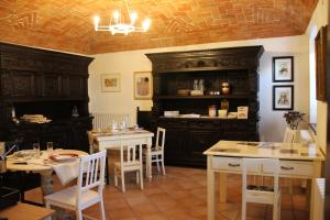 En restaurang eller annat matställe på La casa di Chiara