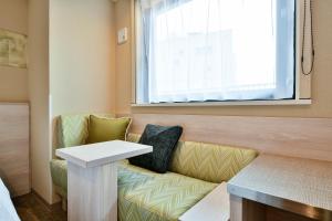 Ruang duduk di Vessel Inn Chiba Station