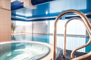 Sundlaugin á Treacys Hotel & Leisure Centre Waterford eða í nágrenninu