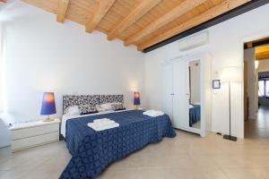 Postel nebo postele na pokoji v ubytování B&B King