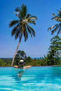 Tabula Rasa Resort & Spa内部或周边的泳池