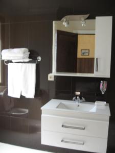 A bathroom at Gite Nadia