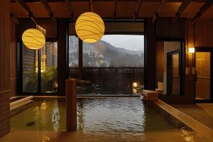 山景或在日式旅馆看到的山景