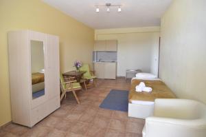 Postel nebo postele na pokoji v ubytování Moonbeam Hotel