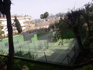 Tenis lub squash w obiekcie Chez Elo's Marbella Milla de Oro. Jardin Privado lub w pobliżu