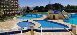 Bazén v ubytovaní LUXURY SUITES MINERVA beach alebo v jeho blízkosti