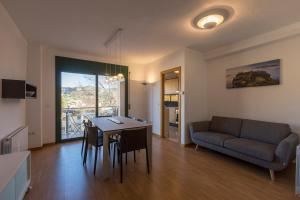 Posezení v ubytování Casa Cornudella + 19 fotografií