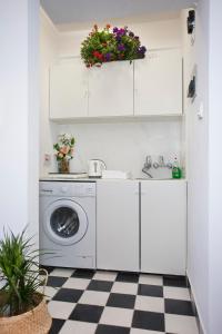 Dapur atau dapur kecil di Poseidon Boutique Apartment 2