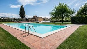 The swimming pool at or close to Antica Pieve B&B