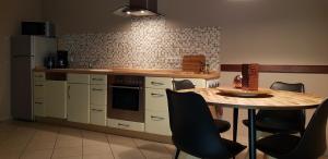 Η κουζίνα ή μικρή κουζίνα στο Ferienwohnung Lilly