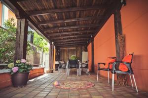Posezení v ubytování APARTAMENTO 1 CASA RURAL EL SAUCE. A 2,5 KM DE CUENCA CAPITAL