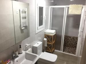 Kylpyhuone majoituspaikassa Casa Llurgo