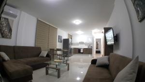 New Fabulous Flat In The Heart Of Kyrenia(Girne) tesisinde bir oturma alanı