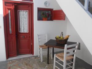 Ảnh trong thư viện ảnh của Nyfes Traditional Boutique Faltaina ở Skiros