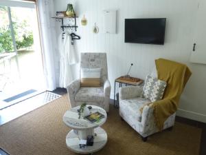 Μια τηλεόραση ή/και κέντρο ψυχαγωγίας στο Paradise Grove