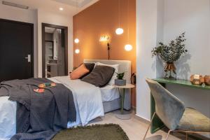 Posteľ alebo postele v izbe v ubytovaní 14 Reasons Why Hotel Psirri