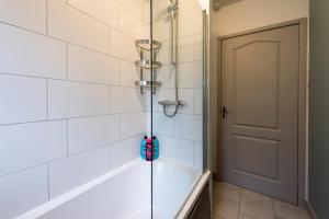 Kylpyhuone majoituspaikassa Snowdon Snug