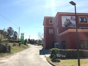 O edifício em que o hotel se localiza