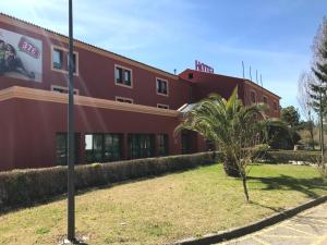 O edifício em que o hotel se localiza