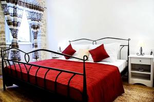 Posteľ alebo postele v izbe v ubytovaní Grand Bedroom Aptm Palace Top Location