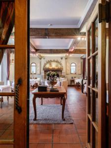 Posezení v ubytování Hotel Auberge D'Alle