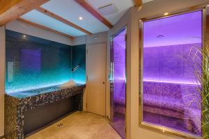 Baðherbergi á Romantik Hotel Bären Dürrenroth