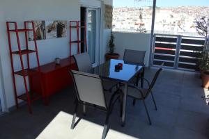 Balkón alebo terasa v ubytovaní Unique Skyview Apartment-Downtown