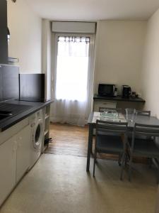 Kuchyň nebo kuchyňský kout v ubytování Lesage 2