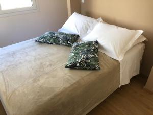 Postel nebo postele na pokoji v ubytování AGION APOSTOLON 4