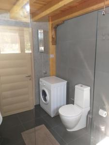 A bathroom at Stavlos