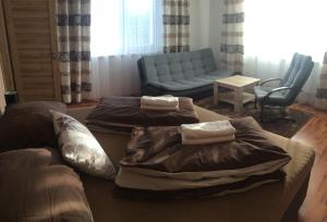 A seating area at Apartmány u Galandu