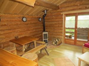 Gallery image of La cabane de Hans in Saint-Martial-de-Gimel +9 photos