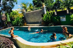 Bazén v ubytování Lembongan Hostel nebo v jeho okolí
