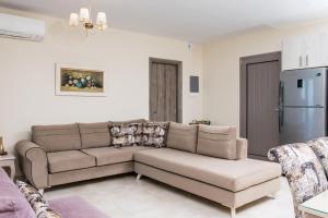A seating area at Kampaki Stone Houses