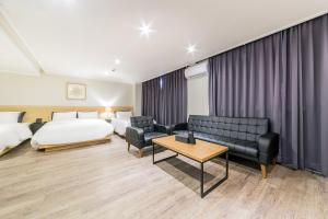 Posezení v ubytování Pyeongtaek Stay Tourist Hotel + 37 fotografií