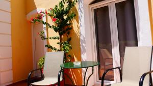 A seating area at Stavros Villas&Apartments