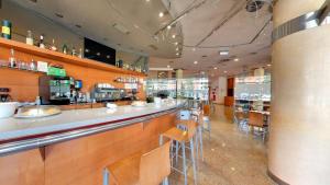 A restaurant or other place to eat at Silken Monumental Naranco