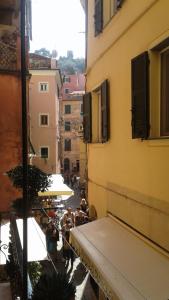 Το κτήριο όπου στεγάζεται  το διαμέρισμα +8 φωτογραφίες