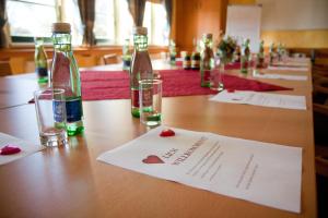 Reštaurácia alebo iné gastronomické zariadenie v ubytovaní Pension Gartner
