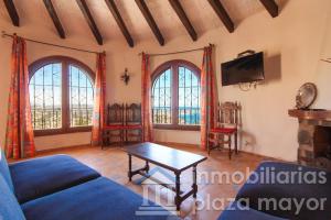 TV a/nebo společenská místnost v ubytování Villa con piscina privada Maryvilla 4508