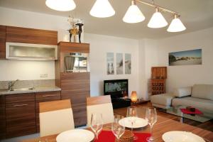 Posedenie v ubytovaní EXCLUSIVE APARTMENTS - inclusive Zell am See-Kaprun Sommerkarte und unbegrenztem Tauern SPA Eintritt