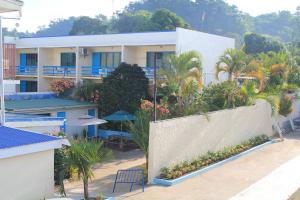 Bazén v ubytování Pacific Paradise Motel nebo v jeho okolí