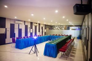 Konferenční prostory v ubytování Karlita Hotel Tegal + 70 fotografií