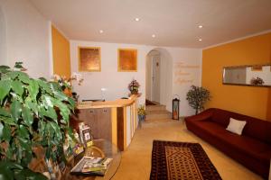 A kitchen or kitchenette at Seepension Neubacher KG