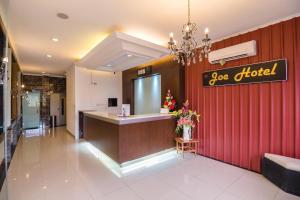 RedDoorz Plus near Soekarno Hatta Airport 2大厅或接待区