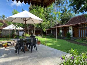 Photo de la galerie de l'établissement The Nalaya Hotel & Resto, à Borobudur