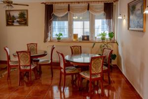 Χώρος καθιστικού στο Hürkecz Apartmanház +26 φωτογραφίες