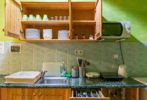 مطبخ أو مطبخ صغير في Lima Hostel Győr
